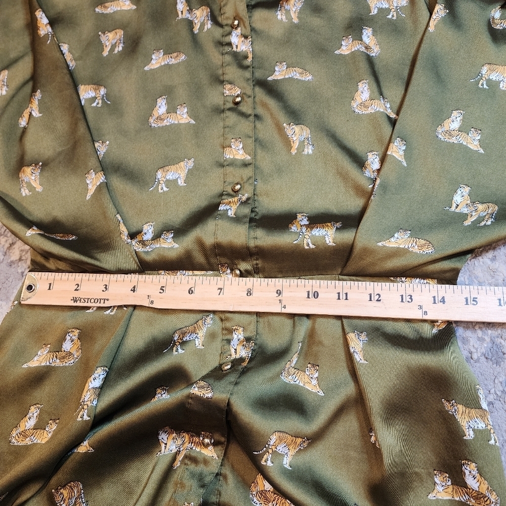 Zara Tiger Printed Green Satin Button Front Balloon Sleeve Pleated Midi Dress. M - Picture 9 of 17